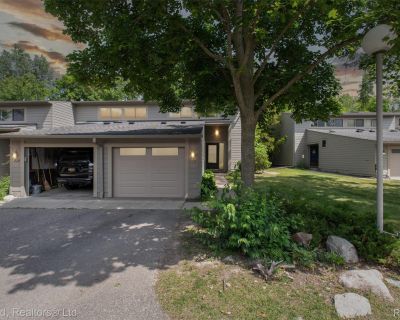 3 Bedroom 2BA 1516 ft Condo For Sale in Ann Arbor, MI