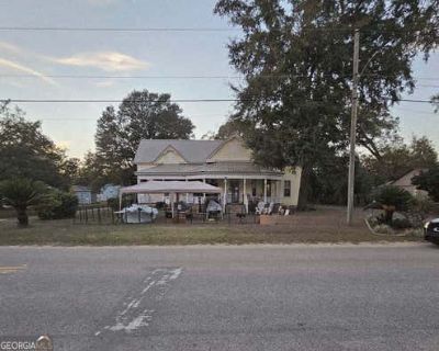 3 Bedroom 2BA 2008 ft Single Family Home For Sale in SPARKS, GA