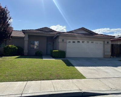 3 Bedroom 2BA House For Rent in Bakersfield, CA