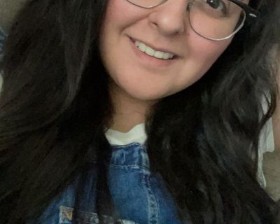 Hi there! I'm looking for a respectful roommate to share a place with. I'm super chill, always pick up after myself, and I respect boundaries. I'm happy to become friends if we connect, but I'm also totally fine just being considerate roommates. I have a 4-year-old Corgi, Stella Rose, who loves everyone. Lol Oh, and as a fun bonus, I know how to make some authentic Mexican food and delicious de...