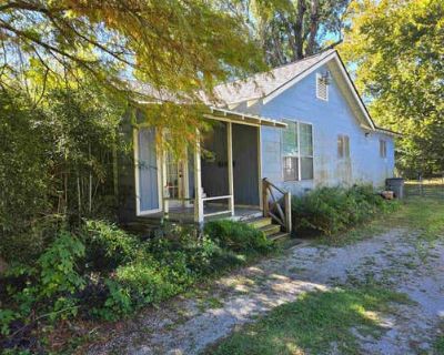 2 Bedroom 1BA 1304 ft Single Family Home For Sale in BATON ROUGE, LA