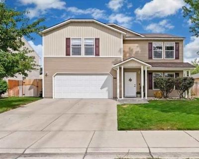 Beautiful Middleton Home. image_url. Dishwasher Dogs allowed Fireplace Microwave Carpet Range Unit Amenities carpet dishwasher fireplace microwave range refrigerator Property Amenities dogs allowed. Pets allowed. 4 Bedroom. 2.5 Bathroom. 2751 ft