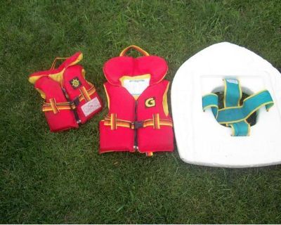 Child life vest and pool floats