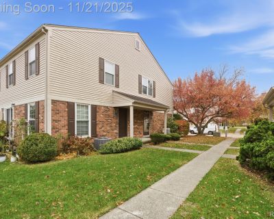 2 Bedroom 1BA 968 ft Condo For Sale in Clinton Charter Township, MI