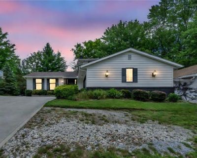 4 Bedroom 4BA 2976 ft Single Family Home For Sale in SOLON, OH