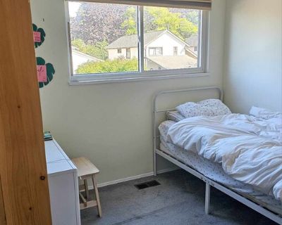 cozy Steveston home (Has a House). Room in the 1 Bedroom 1BA Pet-Friendly House For Rent