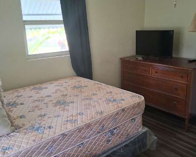 Available on: now. Furnished. Parking available * Internet included * Students welcome * 40+ years welcome. Great location near Nova road walk to Walmart A very peaceful and quiet community. Rent $750 per month Bills Not included Security deposit $400 Property type Trailer Room furnishing Furnished Preferred gender Females or males (no couples) Available on Now. Roommates currently 3 males who ...