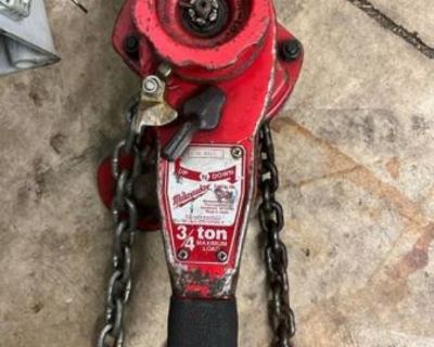 Lever hoist - Milwaukee lever action 3/4 ton with case and extra chain