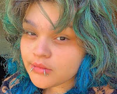 LGBTQ+ friendly * Student * Has a dog. Budget: $1,100 per month. Ready to move: now. Looking as a couple. My partner and I are both college students currently looking for a place to live. We re hoping to move in around early October and would love to learn more about the room and the vibe of the house. We both work mornings, and my partner takes online classes, so we keep things pretty chill du...