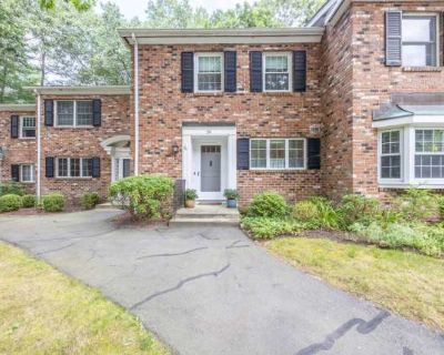 2 Bedroom 2.5BA 1660 ft Pet-Friendly Apartment For Rent in Hartford County, CT