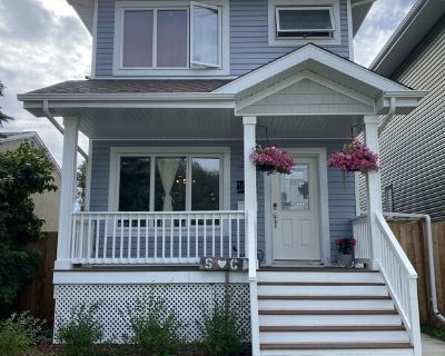 Beautiful Modern Homestay Retreat (Has a House) on iROOMit. Room in the...