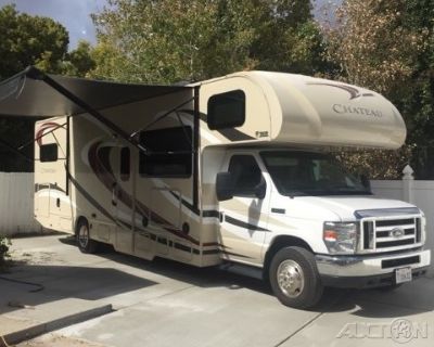 2016 Thor Motor Coach Chateau 31W V10