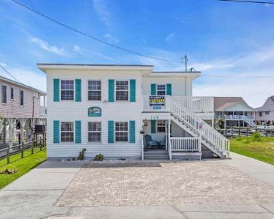 5 Bedroom 5BA 1984 ft Furnished Single Family Home For Sale in NORTH MYRTLE BEACH, SC