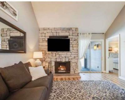 Private room with own bathroom in an apartment, Aurora, CO 80014