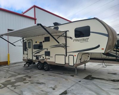 2017 Forest River Flagstaff Super Lite Travel Trailers 524RLWS