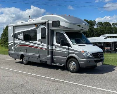 2008 Winnebago 24H For Sale by Dealer in Nashville, Tennessee