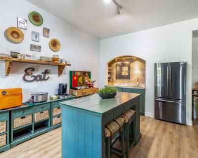 1 Bedroom 1BA Pet-Friendly Condo Vacation Rental in Sunny Cozy Condo , St. George,...