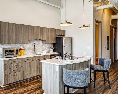 1 Bedroom 1BA 873 ft Pet-Friendly Apartment For Rent in Wichita, KS