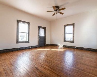 2 Bedroom 1BA 0 ft Pet-Friendly Apartment For Rent in La Crosse, WI