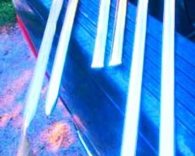 Moldings Fenders & Doors 64-66: NOS