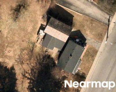 3 Bed 1.0 Bath Preforeclosure Property in Southbridge, MA 01550 - Pleasant St