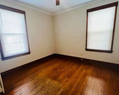 2 Bedroom 1BA 1214 ft Pet-Friendly Apartment For Rent in Davenport, IA