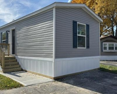 2 Bedroom 2BA 896 ft Mobile Home For Rent in Middletown, IN