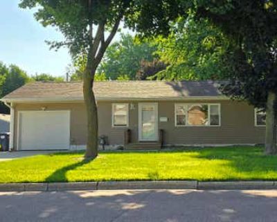 3 Bedroom 1BA 912 ft Single Family Home For Sale in SPIRIT LAKE, IA
