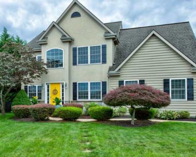 4 Bedroom 4BA 2005 ft Furnished Pet-Friendly Apartment For Rent in Lancaster County, PA