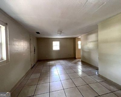 2 Bedroom 1BA House For Rent in Athens, GA