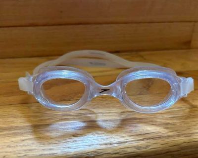 Swim goggles