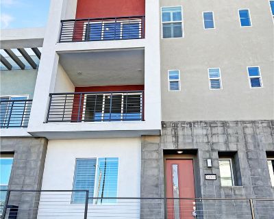 3 Bedroom 3BA 1937 ft Apartment For Rent in Valencia, CA