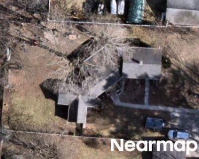 2 Bed 1.5 Bath Preforeclosure Property in Oxford, MA 01540 - New St