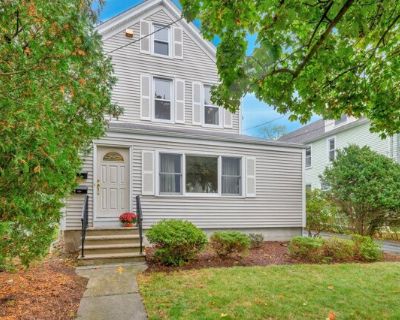 32 Washburn Pl Unit 1. Welcome to spacious, convenient living in the heart of Caldwell! This beautifully maintained 3-bedroom, 1.1-bathroom duplex occupies the desirable front section of a two-family home. Inside, you'll find gorgeous hardwood floors flowing throughout the generous living room and separate formal dining room. The Eat-in Kitchen is fully equipped with stainless steel appliances....