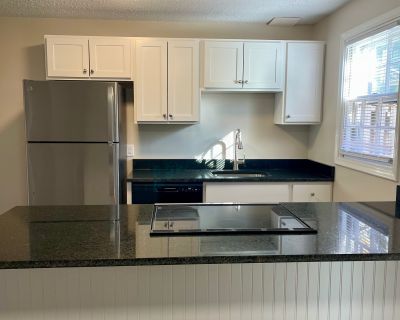 2 Bedroom 1BA 900 ft Office Space For Rent in Manchester, CT