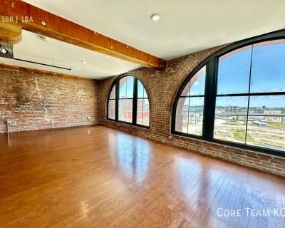 1 Bedroom 1BA 1000 ft Pet-Friendly Apartment For Rent in Kansas City, MO