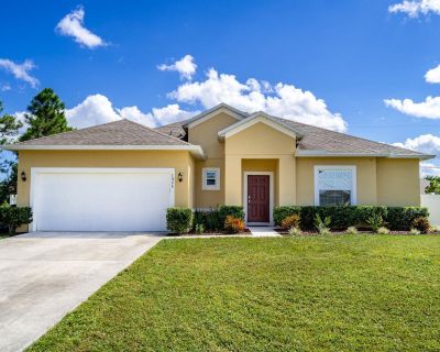 SW Ingrassina Avenue. CBS 4 Bedroom, 2 Bathroom home with fully fenced backyard with screened in patio. Large pantry and laundry room. Spacious primary bedroom with built in shelving and upgraded bathroom with his and hers shower heads. Available immediately. Tenant responsible for lawn care and utilities.. 3 Bedroom. 2 Bathroom. 2090 ft