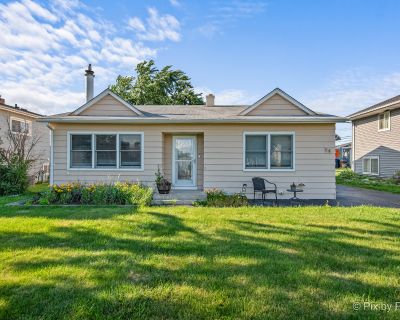 3 Bedroom 1BA 1411 ft Single Family House For Sale in Glendale Heights, IL
