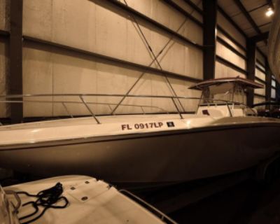 2001 Fountain 38 Center Console