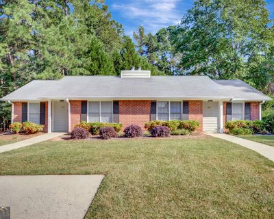 115 Belle Drive. Property for Rent in Fayetteville, GA for $1,650 with 2 bedrooms and 1 full bath, 1 half bath. This 1,080 square foot property was built in 1983.. Beautifully updated 2 bed/1.5 bath unit featuring granite countertops, stainless steel appliances, and LVP flooring throughout. Spacious floor plan with large bedrooms, generous closets, and a working fireplace. Washer and dryer incl...