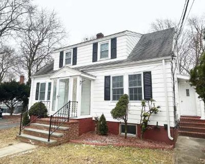 3 Bedroom 2BA 1306 ft Pet-Friendly House For Rent in Boston, MA