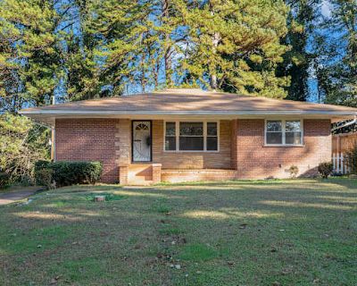 Available on: now. Furnished. No pets allowed. Parking available * Internet included * Students welcome * 40+ years welcome Florence will require background checks for this room Learn more. Beautiful home within walking distance of the West Lake MARTA station. This listing is for the entire house. The price shown reflects how affordable it could be if three people shared the rent. The home is o...