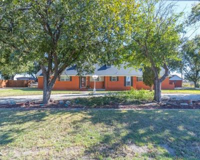 3 Bedroom 3BA 2500 ft Single Family Home For Sale in HASKELL, TX