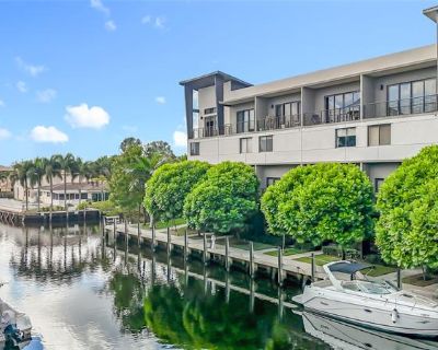 3 Bedroom 2BA 2606 ft Townhouse For Sale in Pompano Beach, FL