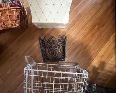 6 beautiful baskets, used them for storage. The small one I made to hold my remotes, No longer needed. Must take all