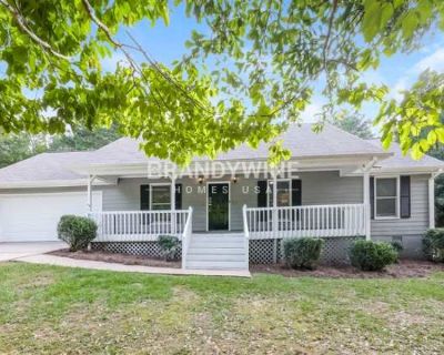 3 Bedroom 2BA 1264 ft Pet-Friendly House For Rent in Auburn, GA