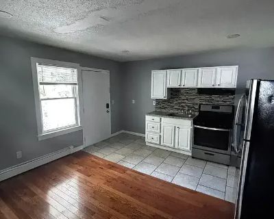 133 Clay St. Hardwood floors, Dishwasher, Refrigerator. Contact: Levi 860-406-7040. 2 Bedroom. 1 Bathroom