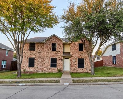 7 Bedroom 3BA 2788 ft Single Family House For Rent in Rockwall, TX