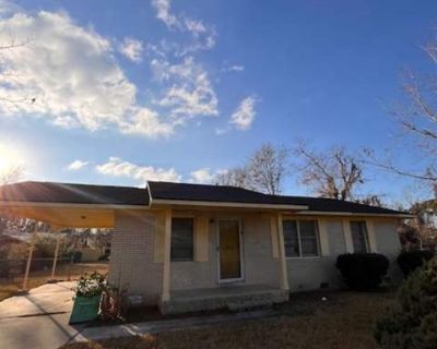 3 Bedroom 1BA 962 ft Apartment For Rent in Valdosta, GA