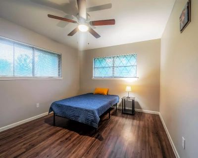 Nympeha - A (Has an Apartment). Room in the 1 Bedroom 1BA Apartment For Rent